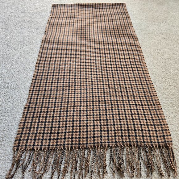 Cashmere Houndstooth Oblong Fringed Scarf Tan Black - Picture 2 of 10